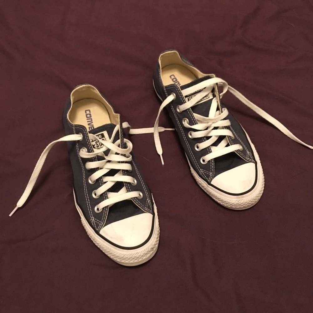 Navy Blue Women’s Converse Size 8.5!